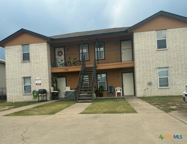 Primary Photo - 1106 Circle M Dr