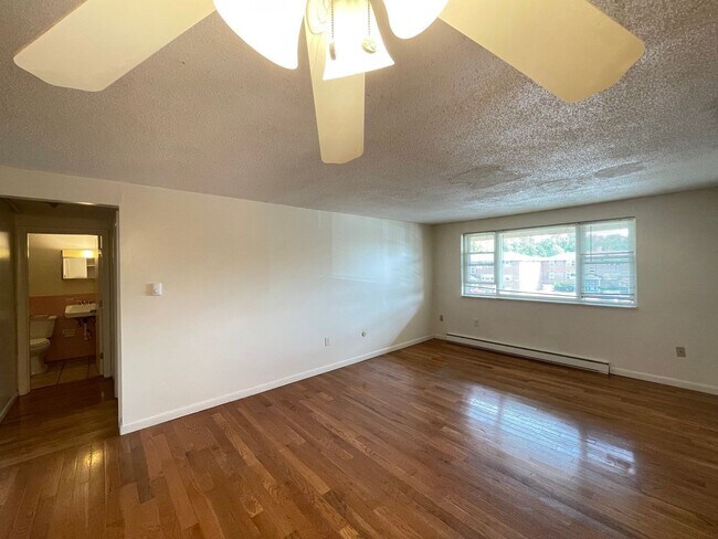 Building Photo - 177 Loudon Rd