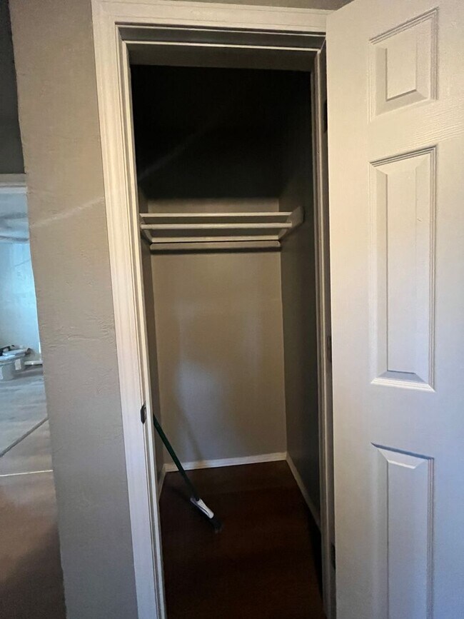 Building Photo - Cozy 1 Bed / 1 Bath Rear Home with Private Fenced Yard – Tulsa