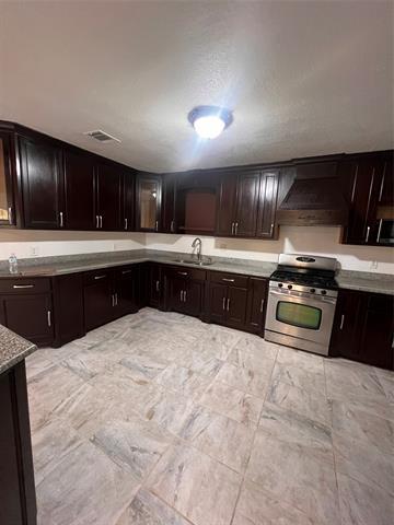 Building Photo - 568 W Hammond St