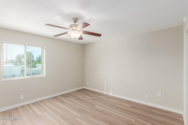 Building Photo - 3037 S Country Club Way