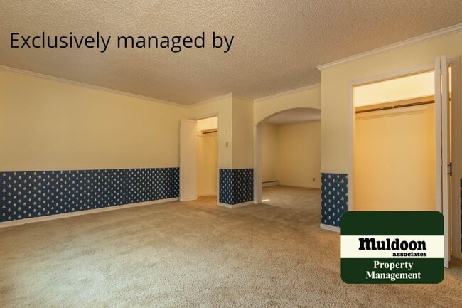 Building Photo - Beautiful 3 bedroom home with two car garage in Old Broadmoor