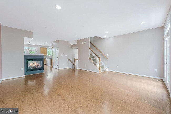 Building Photo - 42785 Hay Rd