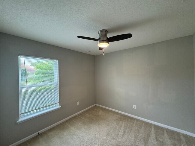 Building Photo - Available NOW!!Your Dream Home Awaits: Luxurious 3-Bedroom Oasis, Just Minutes from Daytona Beach!