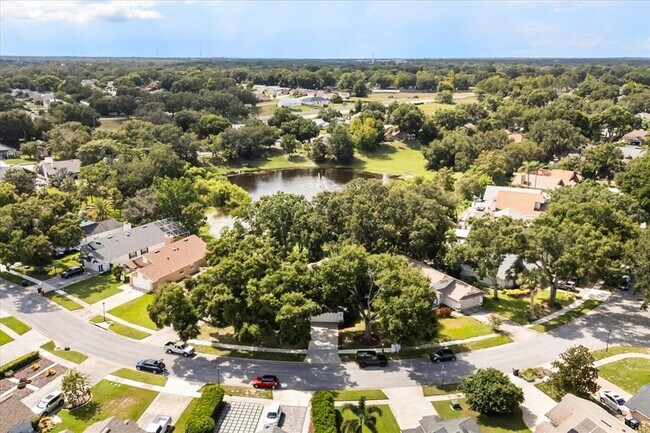 Building Photo - 989 Summer Lakes Dr