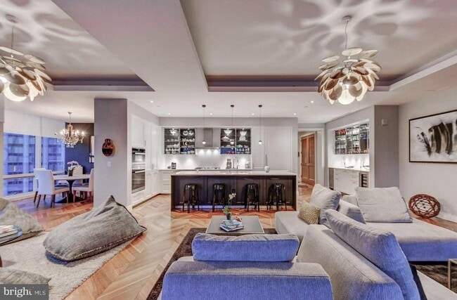 Building Photo - 300 International Drive