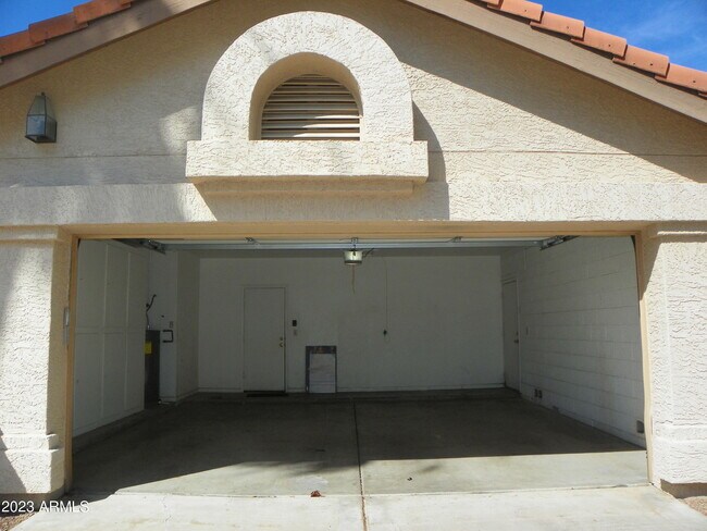 Building Photo - 7672 E Windrose Dr