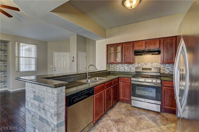 Building Photo - 1621 Queen Victoria St