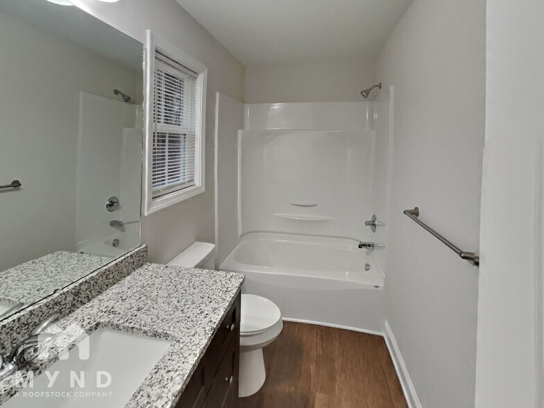 Building Photo - 561 Westside Cir