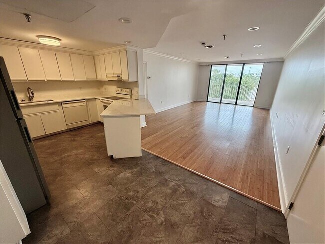 Building Photo - 1 Marina Dr