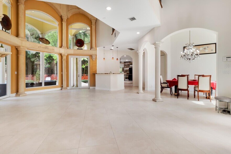 Building Photo - 6301 SW 58th Ct