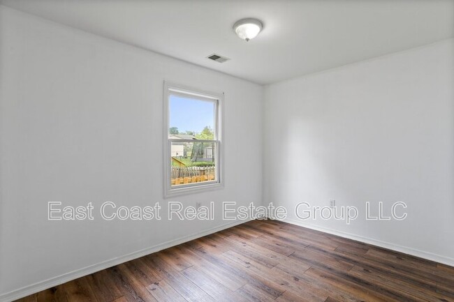 Building Photo - 500 N Marshall St
