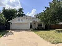 Building Photo - 1920 White Oak Cir
