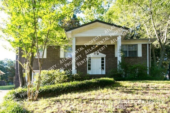Primary Photo - 2921 Wood Dr NE