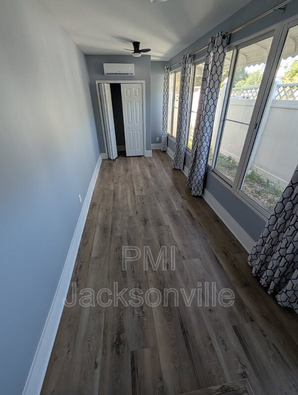 Building Photo - 7069 Perke Dr
