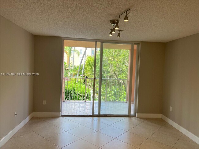 Building Photo - 19701 E Country Club Dr