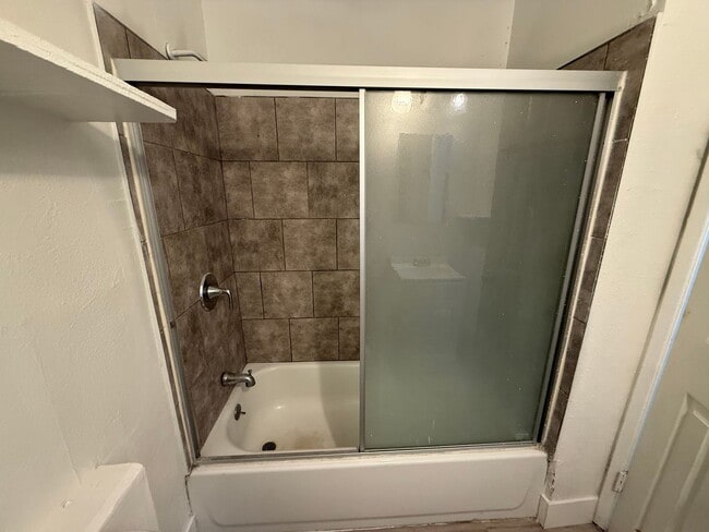 Building Photo - 2 bedroom apartment for rent