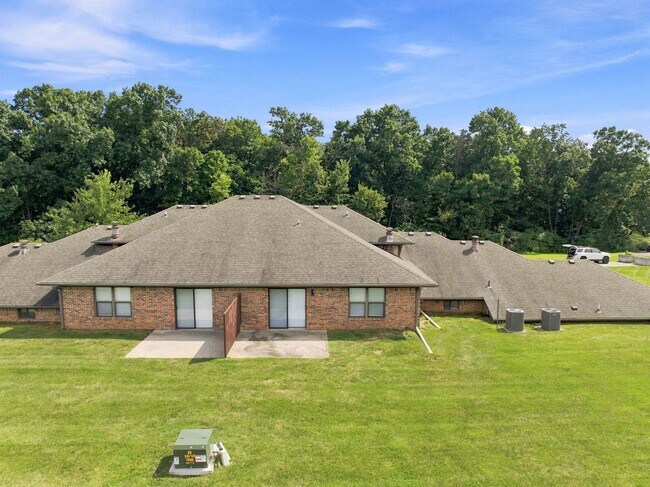 Building Photo - NEW 1720-1722-1724-1726 N Chapman Lane