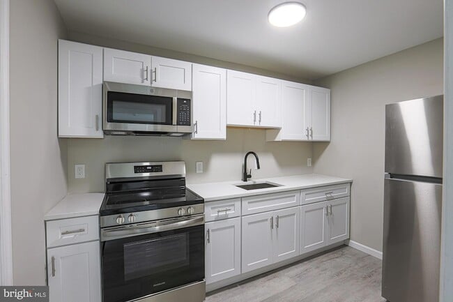 Building Photo - 2819 Presbury St