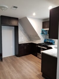 Building Photo - 415 Crosby Ave