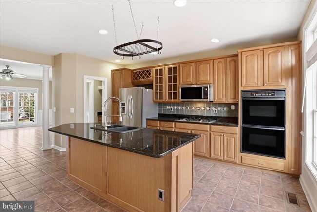 Building Photo - 25559 Fretton Square