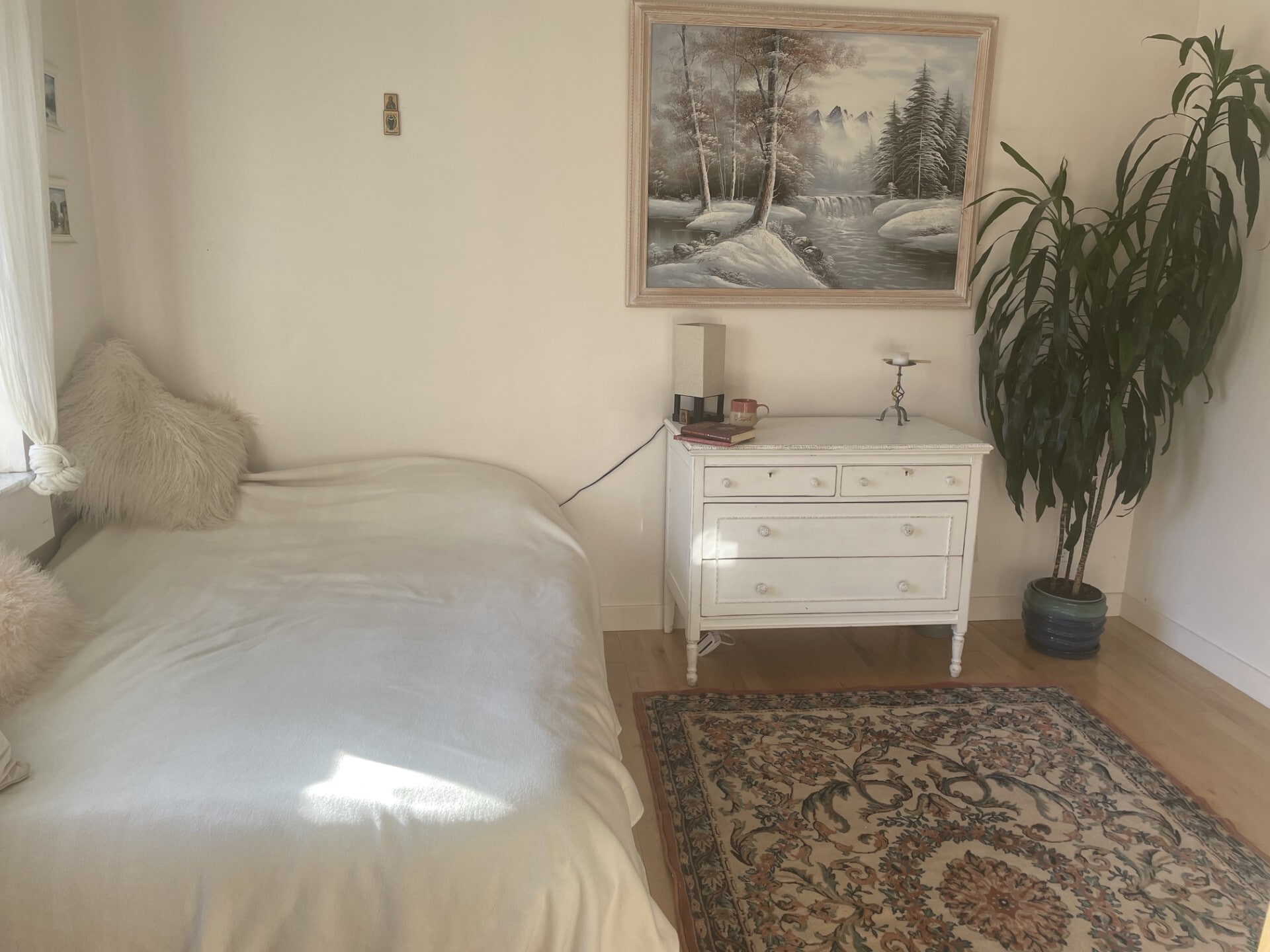 the room from another angle - 1600 Pinebrook Blvd