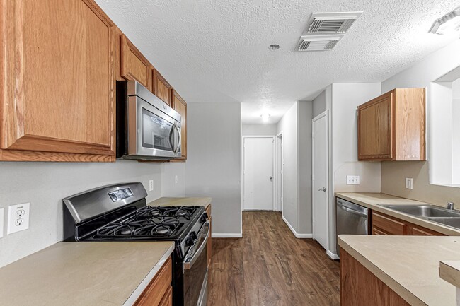 Building Photo - 20347 Hunterclif Ln