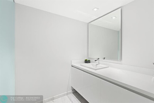 Building Photo - 701 N Fort Lauderdale Beach Blvd