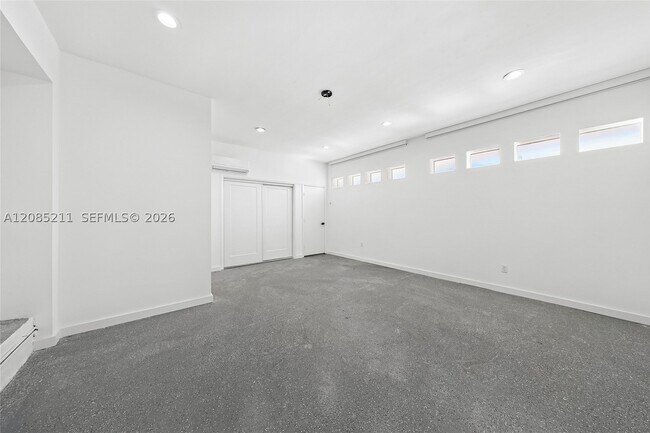 Building Photo - 536 Hibiscus Dr