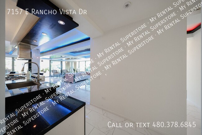 Building Photo - 7157 E Rancho Vista Dr