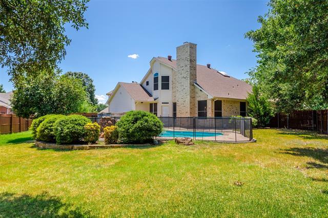Building Photo - 204 Forest Ln