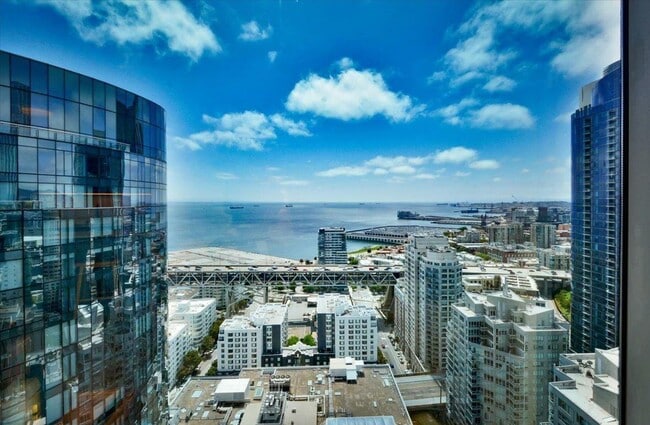 Building Photo - 201 Folsom St