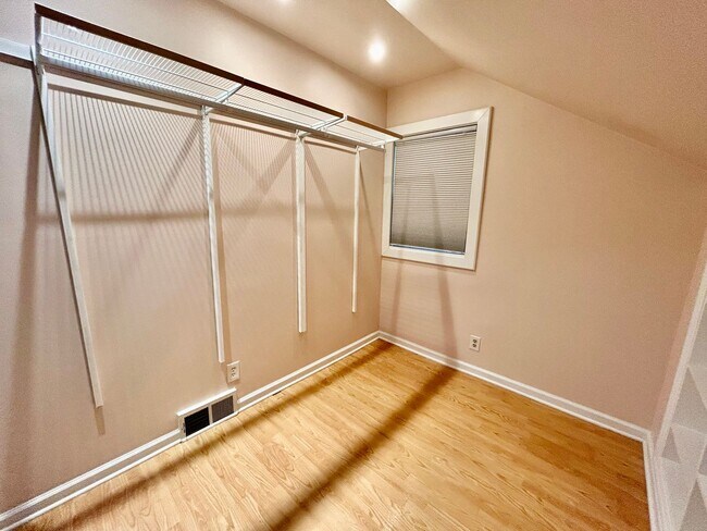 Building Photo - Amazing Home in Tahoma Terrace!