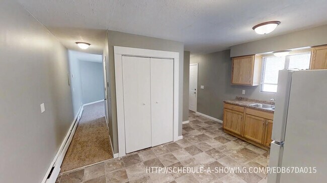 Building Photo - 2305 Longyear Ave