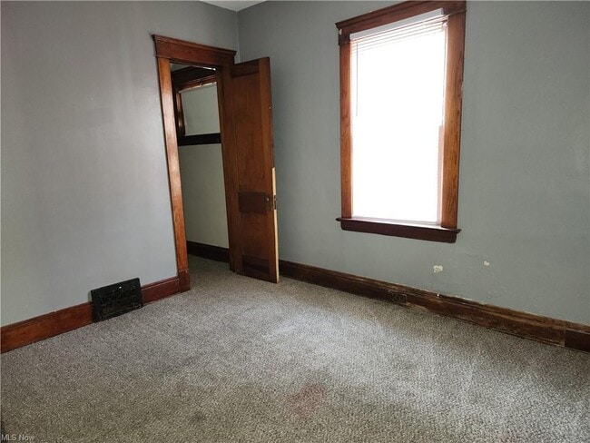 Building Photo - 11321 Parkview Ave