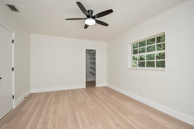 Building Photo - 6749 S Grande Dr