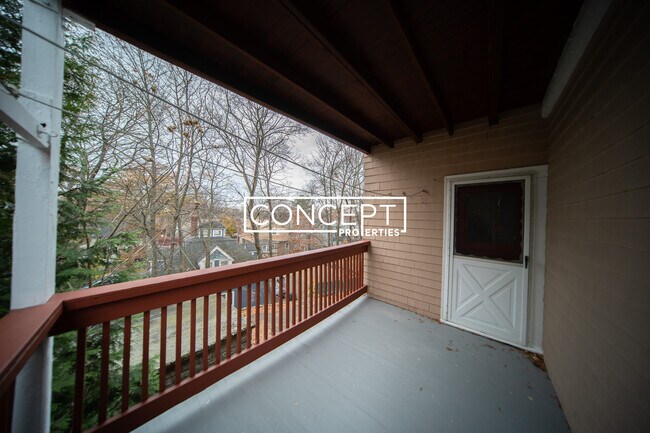 Building Photo - 92 Browne St