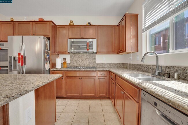 Building Photo - 351 Coolcrest Dr