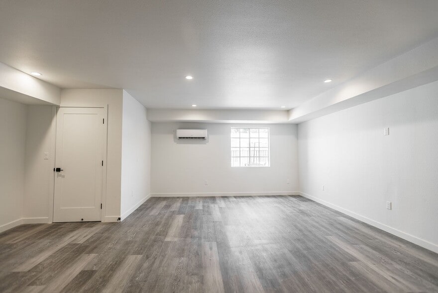 Interior Photo - 14056 Valleyheart