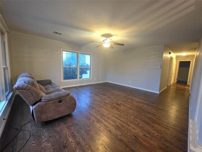 Building Photo - 3701 NW 59th St