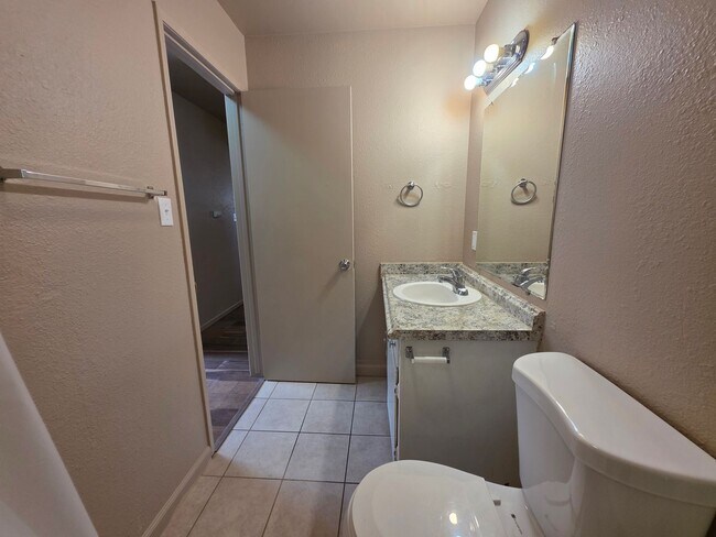 Building Photo - 240 Pedras Rd
