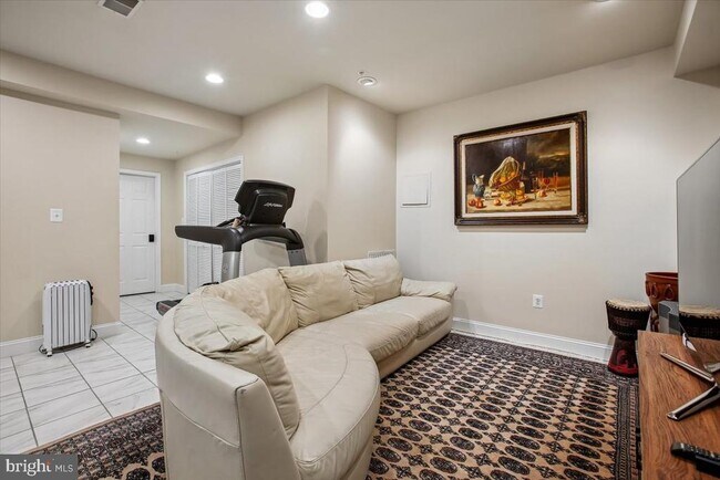 Building Photo - 1309 McLean Crest Ct