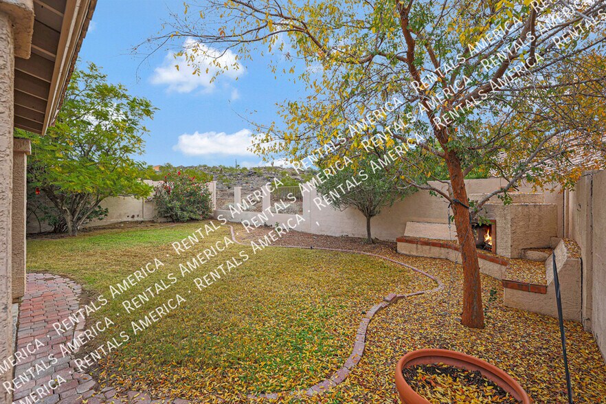 Building Photo - 263 E Ashurst Dr