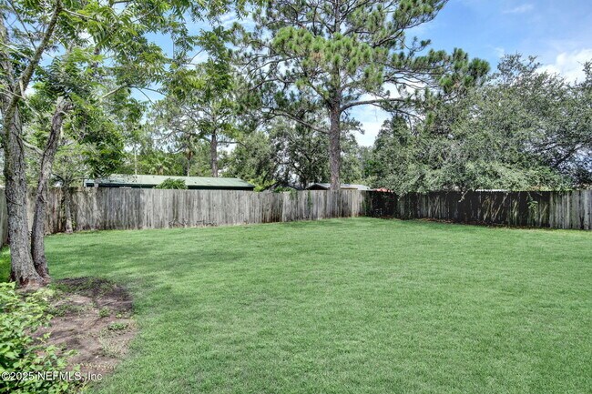 Building Photo - 2214 Luana Dr E
