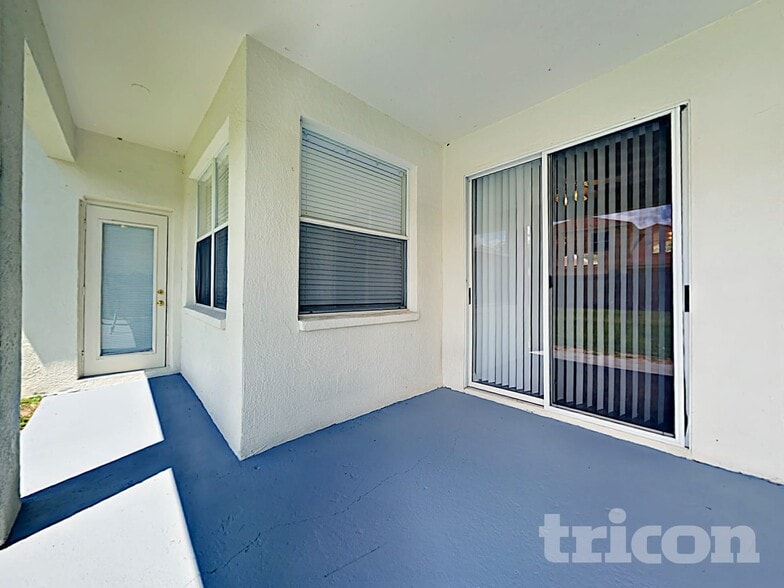 Building Photo - 11723 Grove Arcade Dr