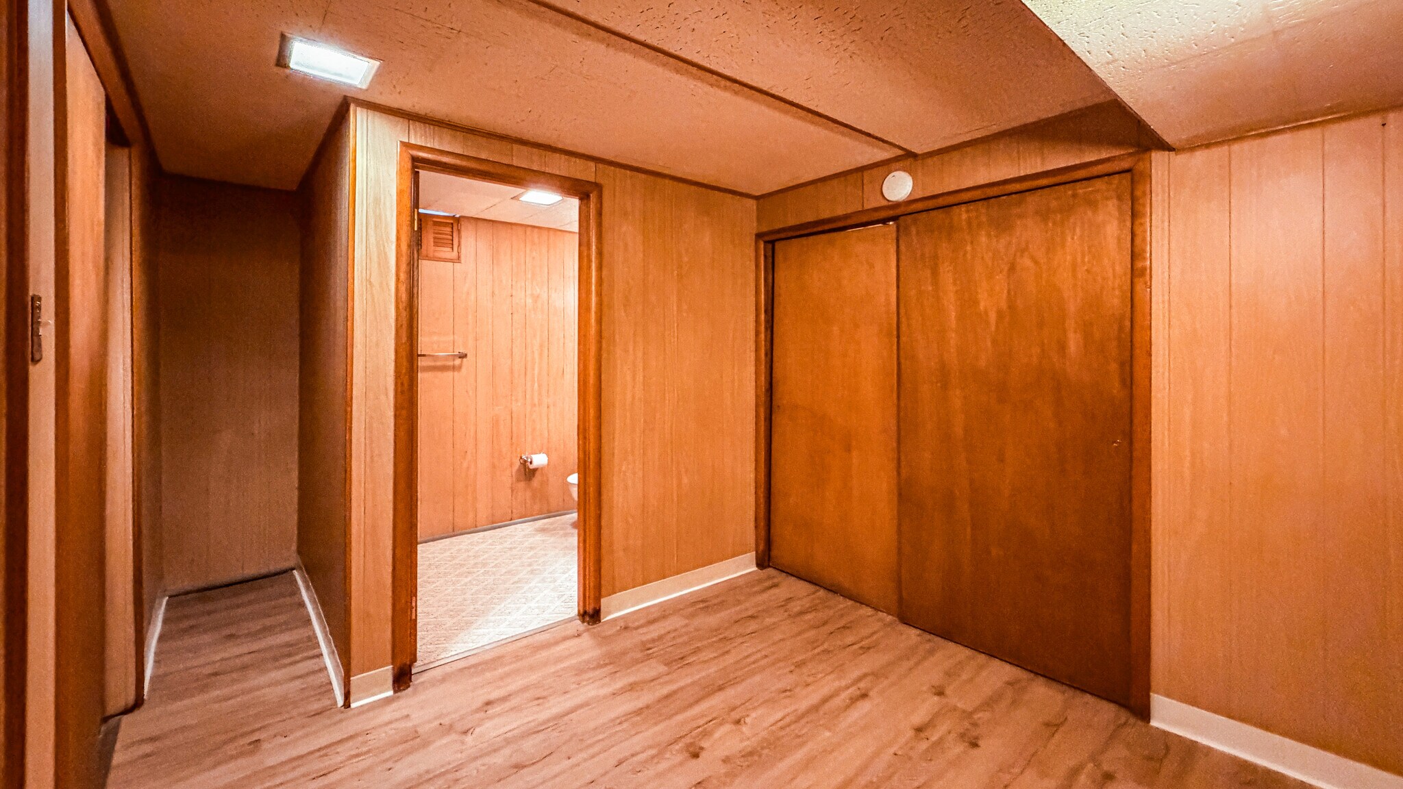 Building Photo - 5819 Jamieson Ave