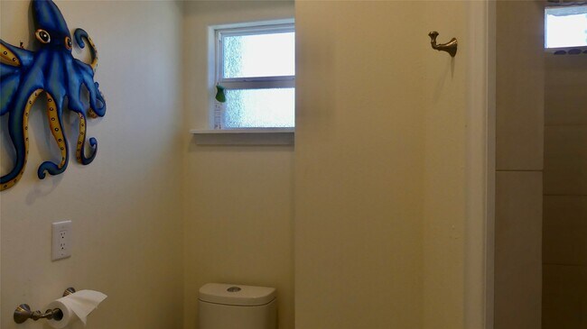 Building Photo - 58 Lakeside Dr