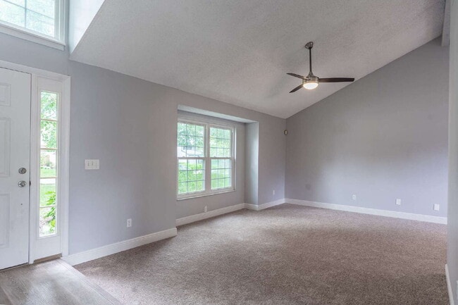 Building Photo - Minutes from UCF | Updated 4BR/3BA Home with Private Fenced Backyard