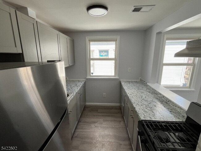 Building Photo - 389 Myrtle Ave