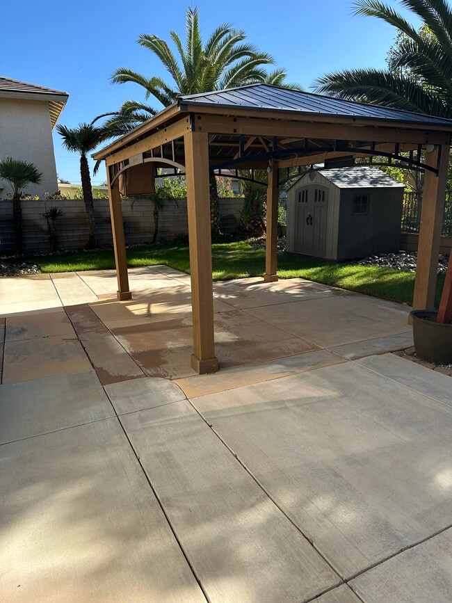 Building Photo - 16275 Summerset Street